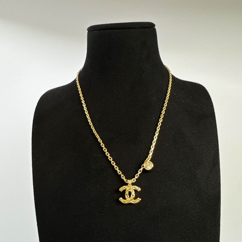 Chanel Suits 04yxs56